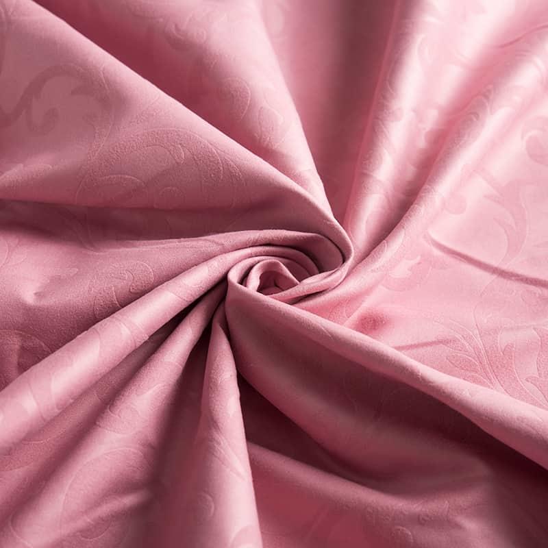 100% poliéster teñido en relieve tela cepillada tela textil para el hogar es suave y agradable al tacto, duradero y miles de diseños de microfibra